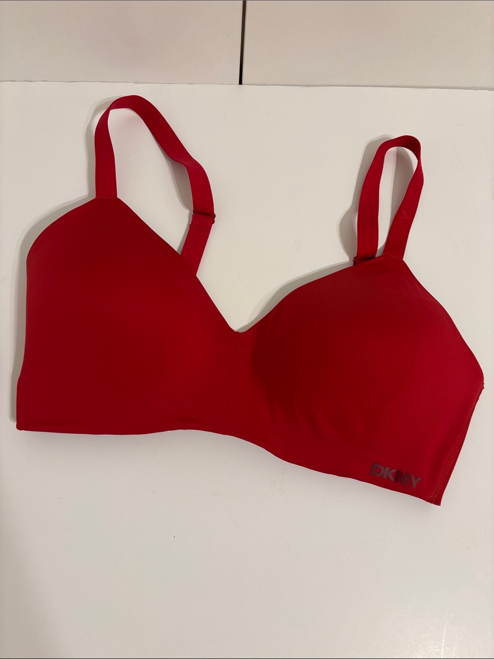 DKNY Red Wireless Seamless T-Shirt Bra - 32D